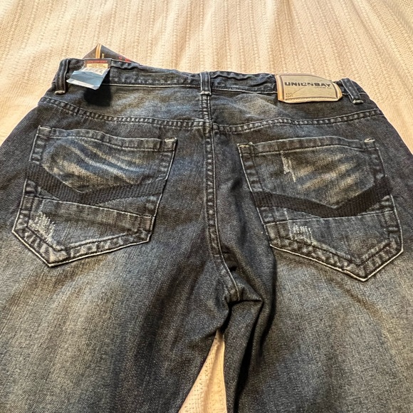 #3333. UnionBay Straight Jeans Slightly Distressed. Size 32X32 NWT - Picture 12 of 13